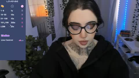 Snapshot of dixipixi_ chatting on June 6, 2026, 5:56 am dixipixi_ online show from June 6, 2026, 5:56 am