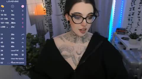 Snapshot of dixipixi_ chatting on June 7, 2026, 5:44 am dixipixi_ online show from June 7, 2026, 5:44 am