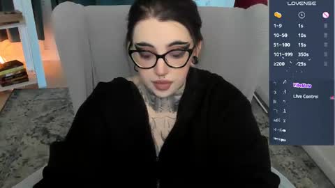 Snapshot of dixipixi_ chatting on June 14, 2026, 5:31 am dixipixi_ online show from June 14, 2026, 5:31 am