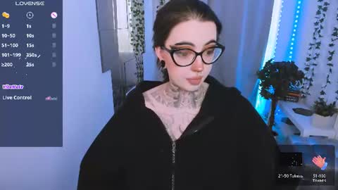 Snapshot of dixipixi_ chatting on June 20, 2026, 5:43 am dixipixi_ online show from June 20, 2026, 5:43 am