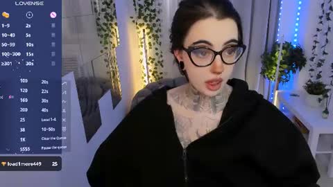 Snapshot of dixipixi_ chatting on July 3, 2026, 10:21 am dixipixi_ online show from July 3, 2026, 10:21 am