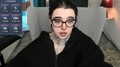 Snapshot of dixipixi_ chatting on July 16, 2026, 10:21 am dixipixi_ online show from July 16, 2026, 10:21 am