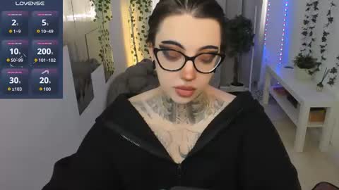 Snapshot of dixipixi_ chatting on July 25, 2026, 5:38 am dixipixi_ online show from July 25, 2026, 5:38 am