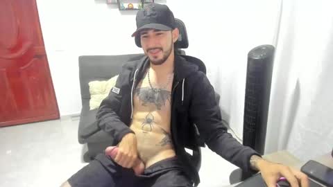 Snapshot of dmitrisanders1 chatting on May 7, 2026, 1:00 am Maybe in pvt online show from May 7, 2026, 1:00 am