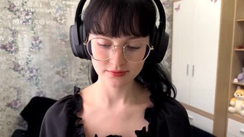 Annie PVT IS OPEN online show from September 10, 2025, 12:05 pm