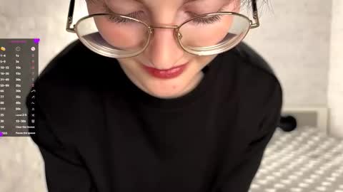 Annie PVT IS OPEN online show from October 17, 2025, 9:06 pm