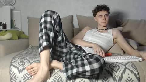 Snapshot of doedeeer chatting on December 3, 2024, 4:14 am Alex online show from December 3, 2024, 4:14 am