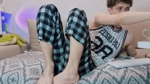 Snapshot of doedeeer chatting on December 10, 2024, 12:06 am Alex online show from December 10, 2024, 12:06 am