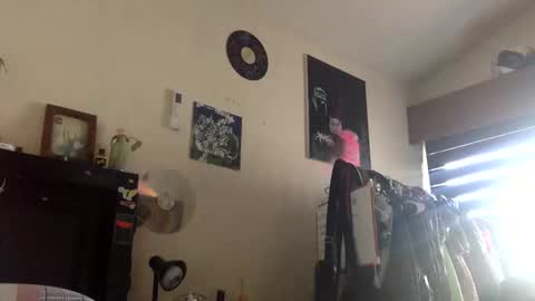 Snapshot of dogboi666 chatting on December 5, 2025, 7:10 pm Dogboi online show from December 5, 2025, 7:10 pm