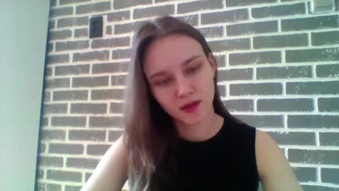 dolcezza_ online show from April 16, 2026, 11:33 am