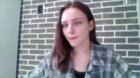 dolcezza_ online show from April 28, 2026, 11:15 am