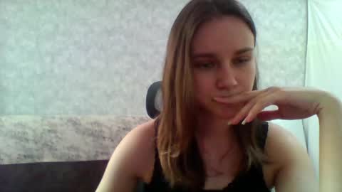 dolcezza_ online show from May 6, 2026, 10:42 am