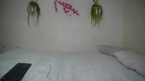 Alice y Ros online show from November 26, 2025, 9:27 pm