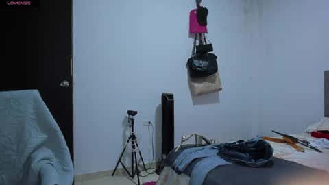 Snapshot of doll_andrea_ chatting on May 16, 2026, 12:07 am ANDREA online show from May 16, 2026, 12:07 am