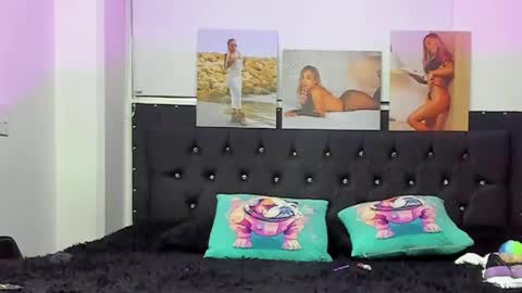 Snapshot of doll_celeste19 chatting on December 31, 2024, 3:23 am C E L E S T E online show from December 31, 2024, 3:23 am