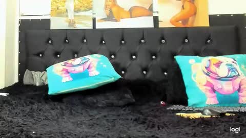 Snapshot of doll_celeste19 chatting on January 4, 2025, 10:45 pm C E L E S T E online show from January 4, 2025, 10:45 pm