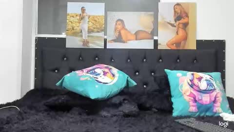 Snapshot of doll_celeste19 chatting on January 12, 2025, 5:03 am C E L E S T E online show from January 12, 2025, 5:03 am