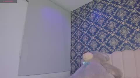 doll_daisy_ online show from January 7, 2026, 6:54 pm