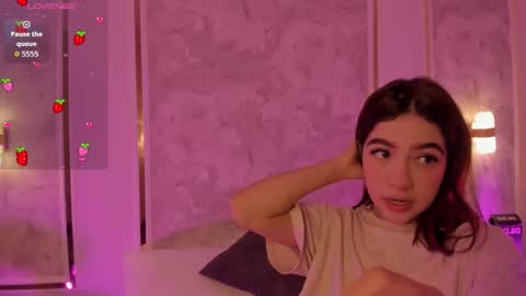 Snapshot of doll_eyeess_ chatting on October 17, 2025, 2:37 am D  online show from October 17, 2025, 2:37 am