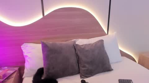 Snapshot of doll_eyeess_ chatting on October 18, 2025, 6:41 pm D  online show from October 18, 2025, 6:41 pm