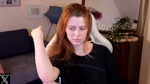 Your doll Lesli online show from February 25, 2025, 5:25 pm