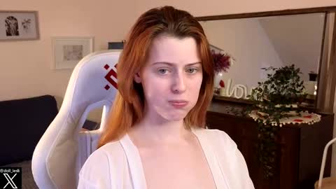 Your doll Lesli online show from March 6, 2025, 5:22 pm