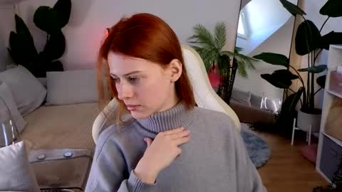 Your doll Lesli online show from September 24, 2025, 6:28 am