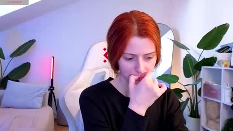 Your doll Lesli online show from November 9, 2025, 8:23 am