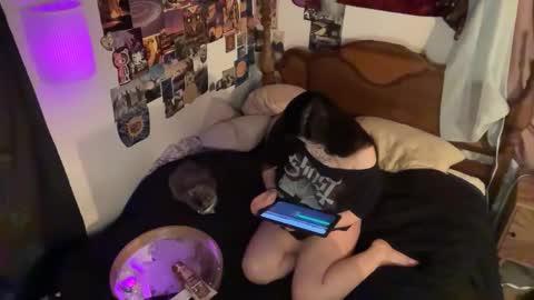 Doll online show from March 18, 2026, 5:32 am