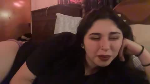 Snapshot of doll_lovely chatting on April 11, 2026, 4:39 am Doll online show from April 11, 2026, 4:39 am