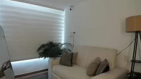 doll_oriana online show from July 16, 2026, 8:48 pm