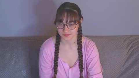 Tessa online show from May 15, 2026, 11:17 am
