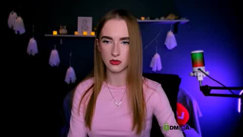 doll_vey online show from October 30, 2025, 7:58 pm