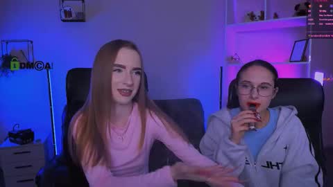 doll_vey online show from November 6, 2025, 8:10 pm