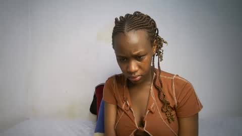 dollberry online show from February 6, 2025, 5:51 pm