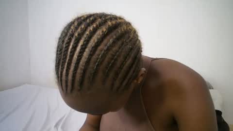 dollberry online show from March 6, 2025, 7:03 am