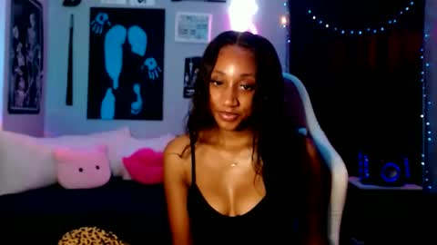 Snapshot of dollfacebeauty_x chatting on September 13, 2025, 2:33 am Princess DollfaceBeauty online show from September 13, 2025, 2:33 am