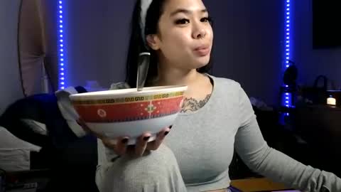 DOLLLFACE online show from December 27, 2024, 1:43 am