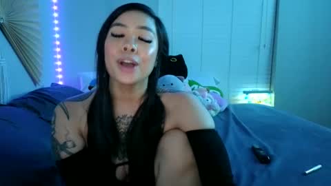 DOLLLFACE online show from February 8, 2025, 9:35 am