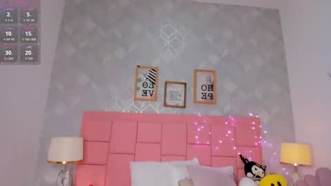 dolly_kitter online show from April 17, 2026, 12:19 pm