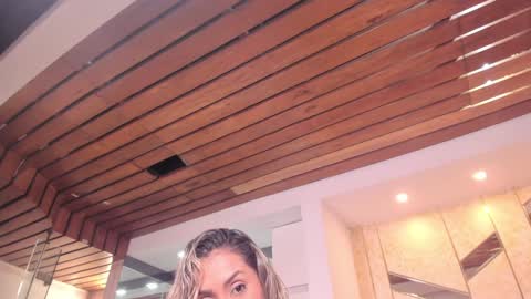 Snapshot of dolly_walker chatting on December 22, 2024, 10:36 pm dolly walker online show from December 22, 2024, 10:36 pm