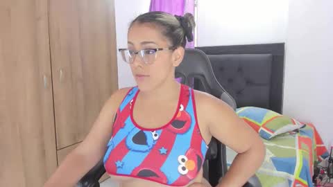 Snapshot of dolly_walker chatting on October 15, 2025, 8:09 pm dolly walker online show from October 15, 2025, 8:09 pm