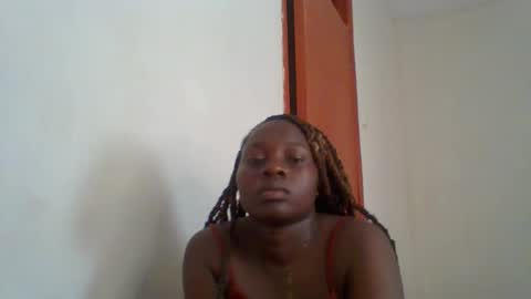 Snapshot of dollyvee chatting on April 14, 2026, 12:33 pm dollyvee online show from April 14, 2026, 12:33 pm