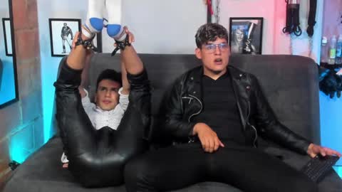 Snapshot of dom2travelers_sm chatting on January 28, 2025, 5:56 pm Diego Castell online show from January 28, 2025, 5:56 pm