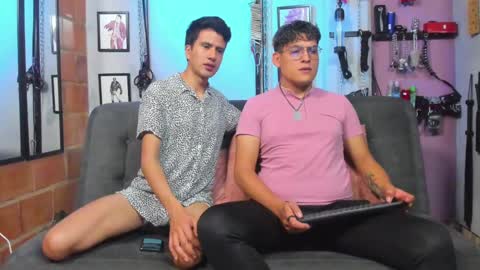 Snapshot of dom2travelers_sm chatting on February 18, 2025, 1:00 pm Diego Castell online show from February 18, 2025, 1:00 pm