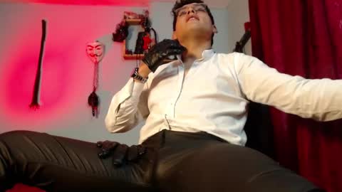 Snapshot of dom2travelers_sm chatting on September 9, 2025, 3:55 pm Diego Castell online show from September 9, 2025, 3:55 pm