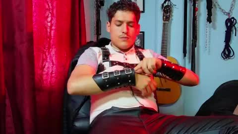 Snapshot of dom2travelers_sm chatting on June 1, 2026, 7:48 pm Diego Castell online show from June 1, 2026, 7:48 pm