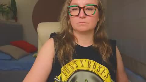 DOM MUMMY online show from May 24, 2026, 6:02 pm