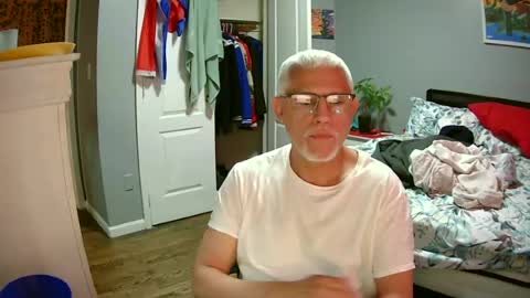 Snapshot of doman54 chatting on April 20, 2026, 12:52 pm doman54 online show from April 20, 2026, 12:52 pm