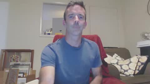 Snapshot of dombolio chatting on October 3, 2025, 3:31 pm Dombol online show from October 3, 2025, 3:31 pm